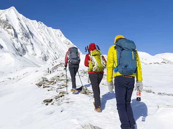 The trekkers heading towards Larke La Pass 5106 m of Manaslu Circuit Photography trek.